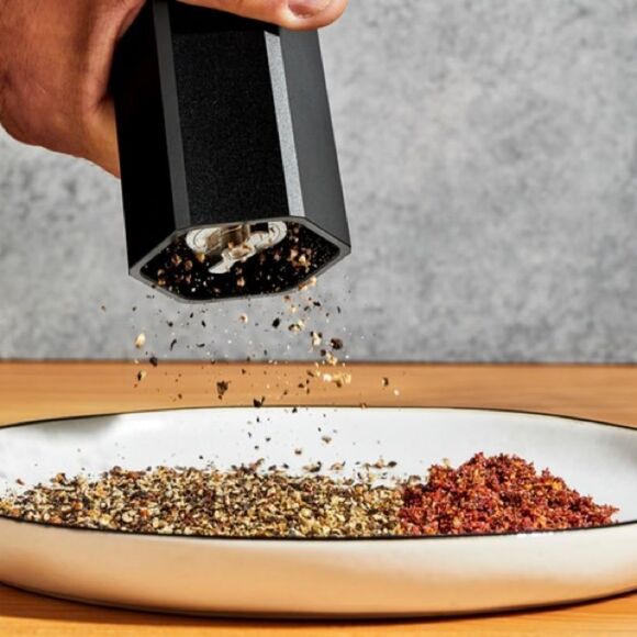 Hexclad • HexMill Pepper Grinder - Picture 3 of 10
